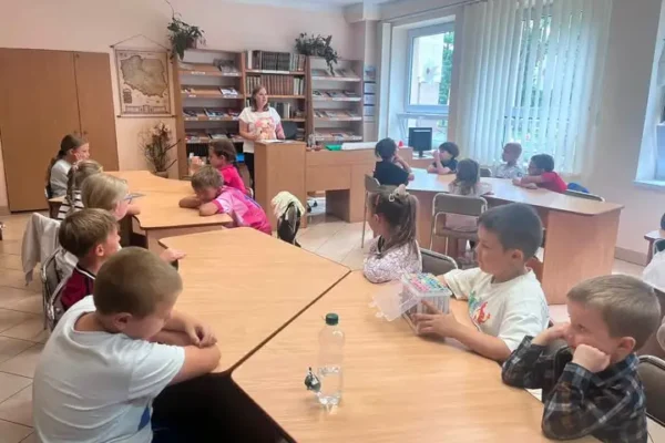 Wakacje z książką: podwodny świat w Świetlicy Ogniki
