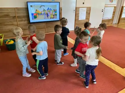 Podsumowanie programu „Akademia małego lingwisty” w Bukownie – sukces językowy przedszkolaków