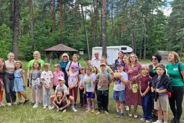Wakacje z MOK-iem: Dzień z poetką Marią Kocot nad rzeką Sztołą