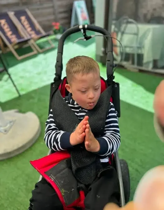 Wakacyjne lody w Domu Kultury – słodki poczęstunek od „Gatka Szmatka”