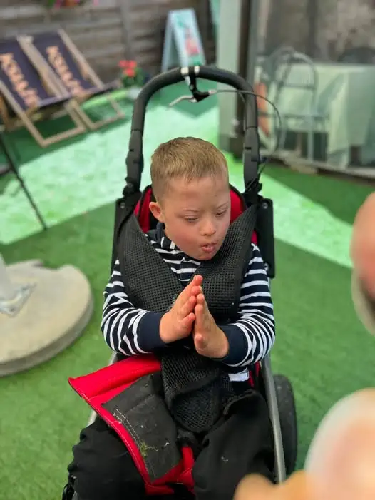Wakacyjne lody w Domu Kultury – słodki poczęstunek od „Gatka Szmatka”