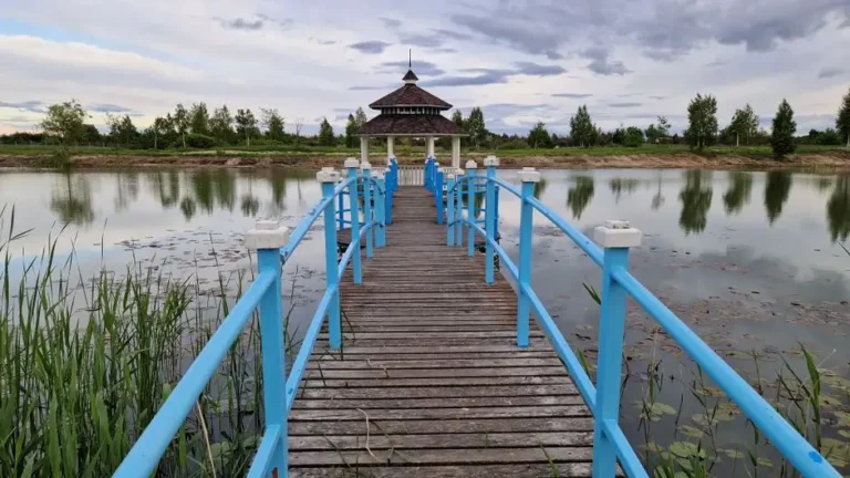 Stawy w Podlipiu z nową infrastrukturą – pomosty, altana i miejsce na ognisko