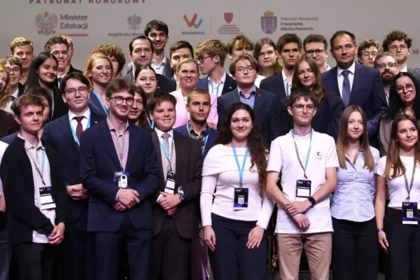 Minister Nowacka na Ogólnopolskim Forum Młodzieżowych Rad Miast w Poznaniu