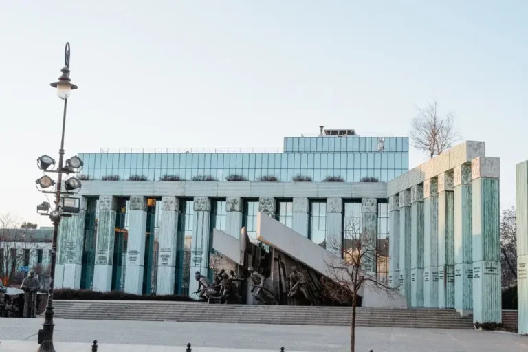 1 sierpnia 2026 r. trening syren alarmowych i upamiętnienie 82. rocznicy Powstania Warszawskiego