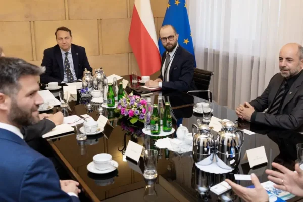 Wicepremier Sikorski rozmawiał z szefem ICAO o bezpieczeństwie lotnictwa w cieniu wojny