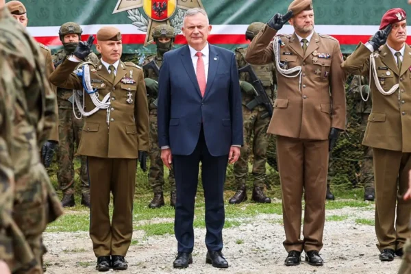 Sekretarz stanu Paweł Bejda na przysiędze terytorialsów w Uniejowie