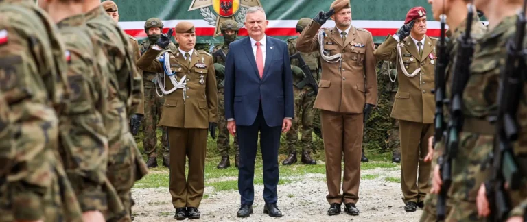 Sekretarz stanu Paweł Bejda na przysiędze terytorialsów w Uniejowie