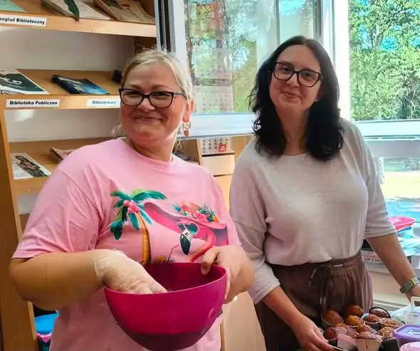 Słodkie warsztaty w Bukownie: dzieci tworzyły kolorowe cake pops i babeczki
