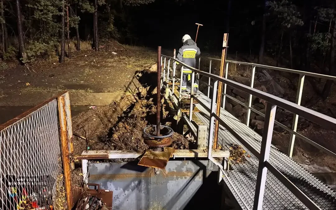 OSP Bukowno Miasto interweniowało przy udrożnieniu cieku wodnego na ul. Spacerowej