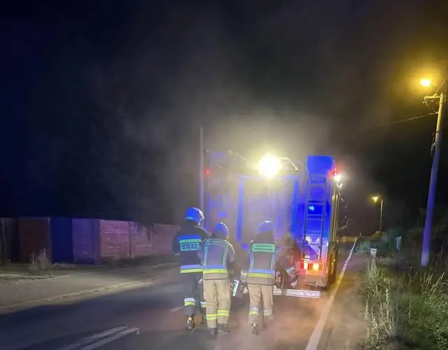Substancja ropopochodna na drodze w Zabagniu – działania OSP Wolbrom