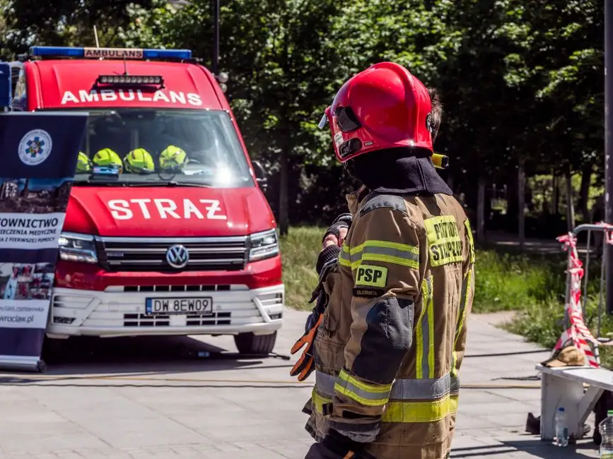 OSP Bukowno pomogło w transporcie poszkodowanego do karetki