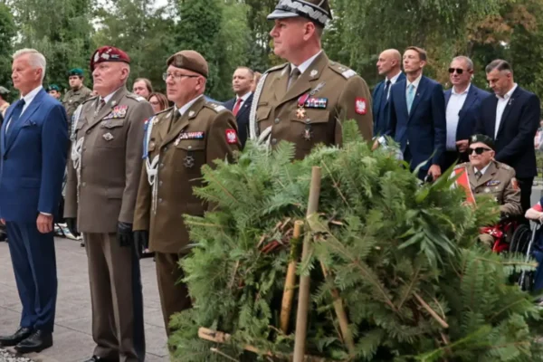 82. rocznica Powstania Warszawskiego: Warszawa oddała hołd Bohaterom