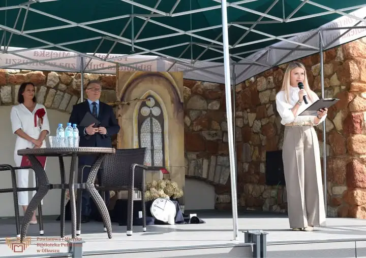 Narodowe Czytanie „Dziadów” na olkuskim Rynku – fotorelacja z wydarzenia