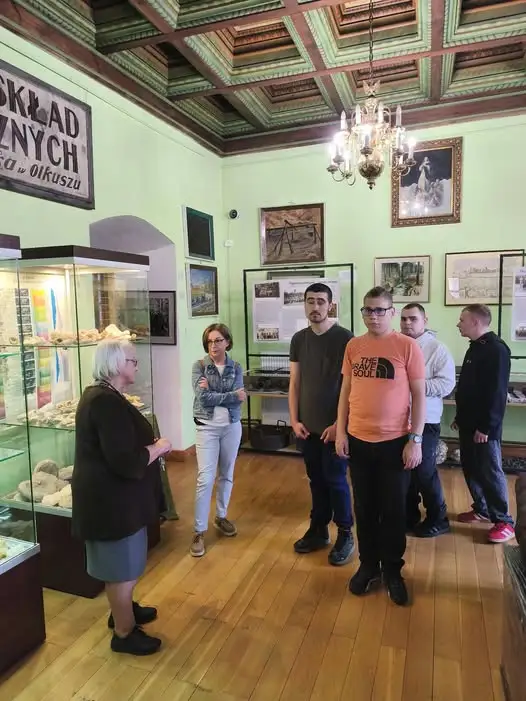 Uczniowie z Olkusza odkrywali historię miasta w Muzeum Regionalnym PTTK