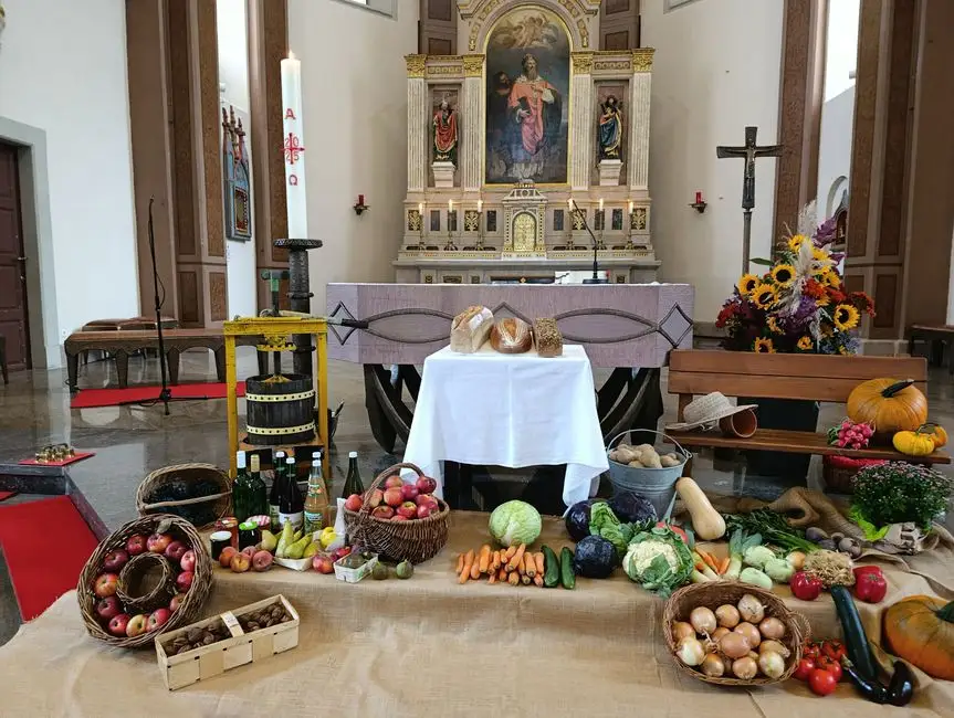 Dożynki Gminne w Porębie Górnej – podziękowania za tegoroczne plony