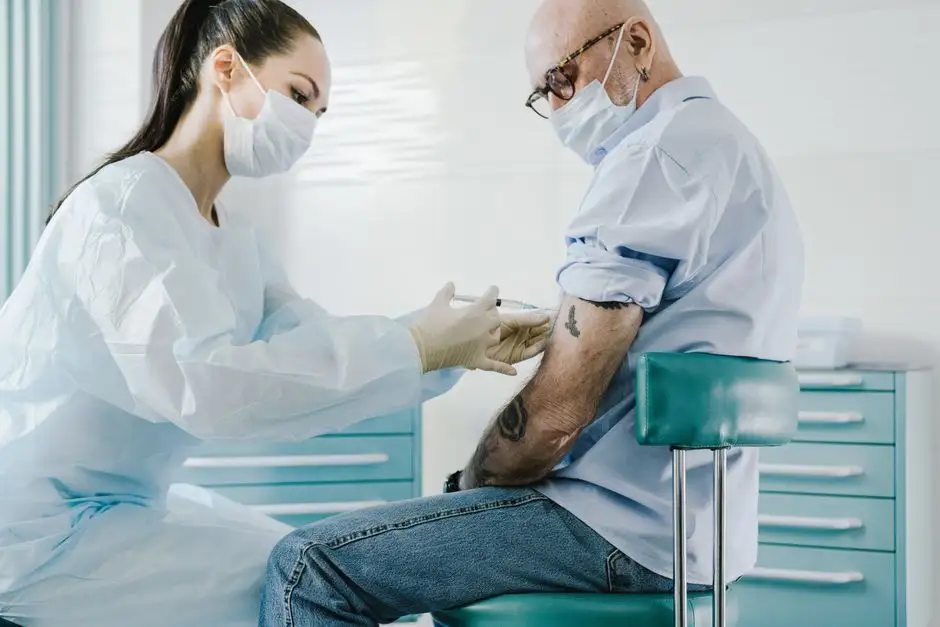 Wybrano realizatorów programu szczepień przeciw grypie dla seniorów w powiecie olkuskim