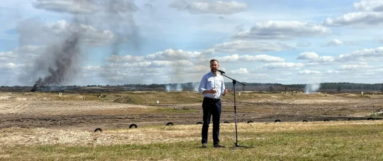 Polska armia pokazała siłę w Nowej Dębie przed targami w Kielcach