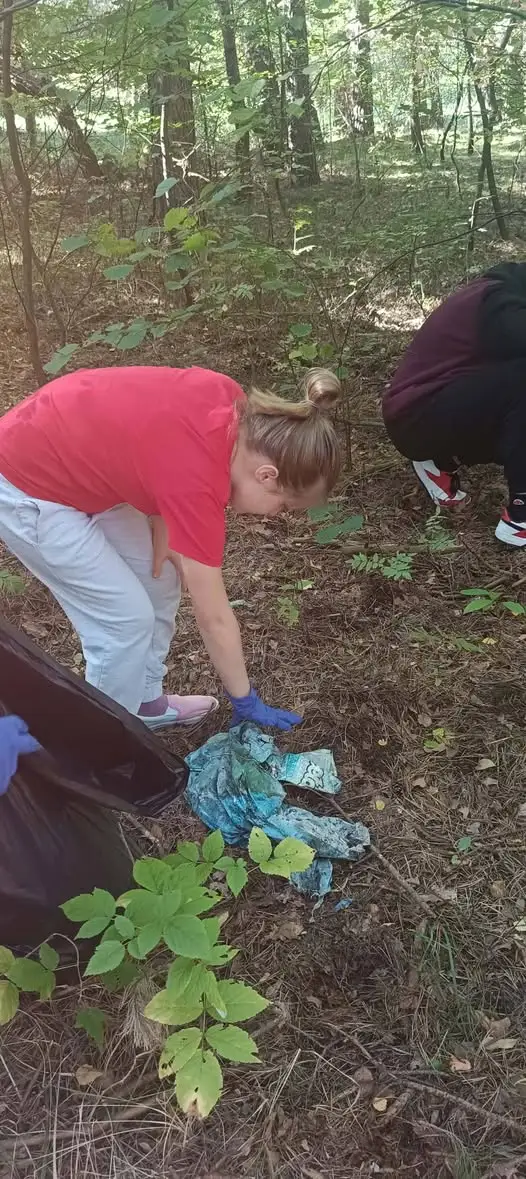Uczniowie z Olkusza posprzątali Dolinkę i osiedle Młodych w ramach Akcji Sprzątanie Świata