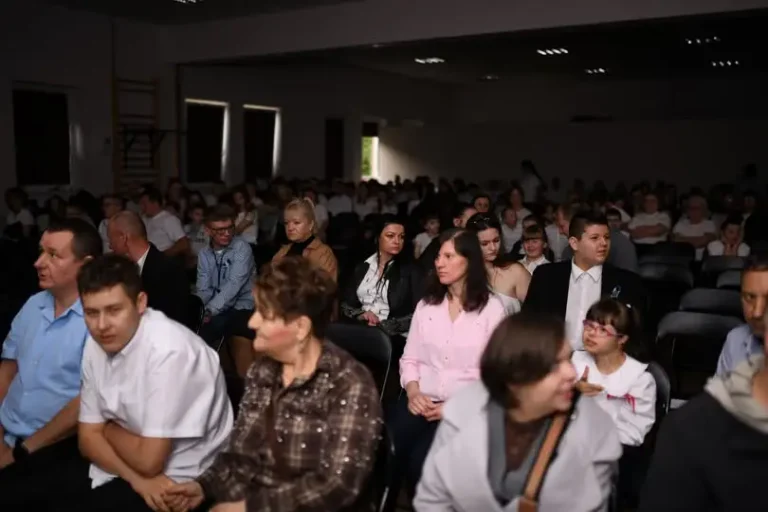 Dzień Edukacji Narodowej w OREW Wolbrom – pasowanie na Orewiaka i nowy samorząd
