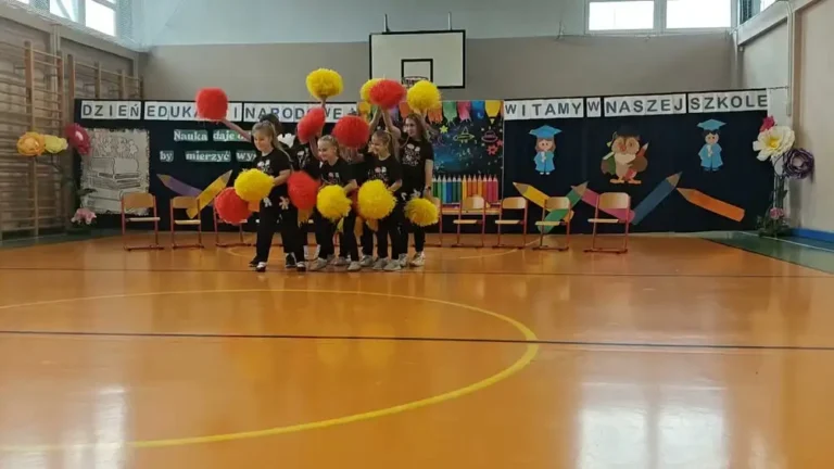 Bukowno: Dzień Edukacji Narodowej i ślubowanie pierwszaków w SP nr 2