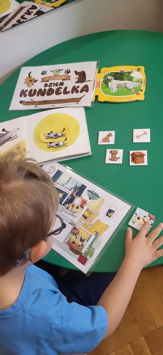 Dzień Kundelka w OREW Wolbrom – logopedyczna przygoda z pieskami