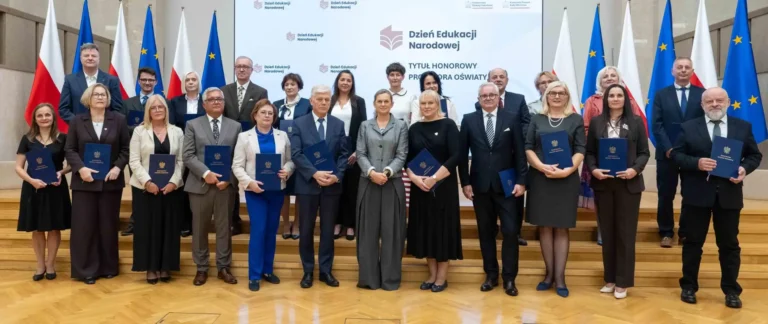 Dzień Edukacji Narodowej 2026: Tusk i Nowacka dziękowali nauczycielom w KPRM